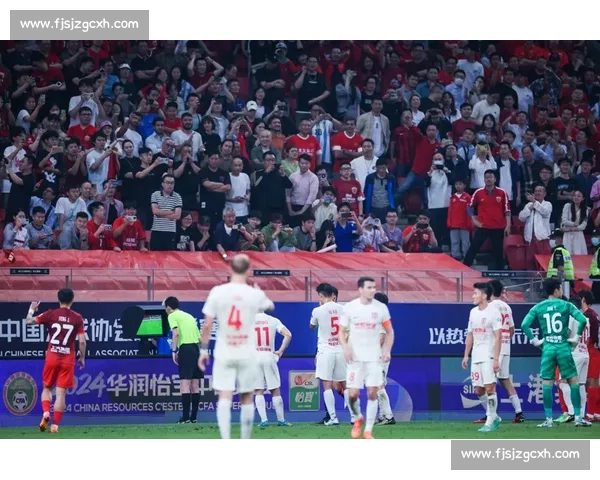 中超让冠名场面!海港输球蓉城申花平,三强集体掉链 中超让冠名场面!海港输球蓉城申花平,三强集体掉链